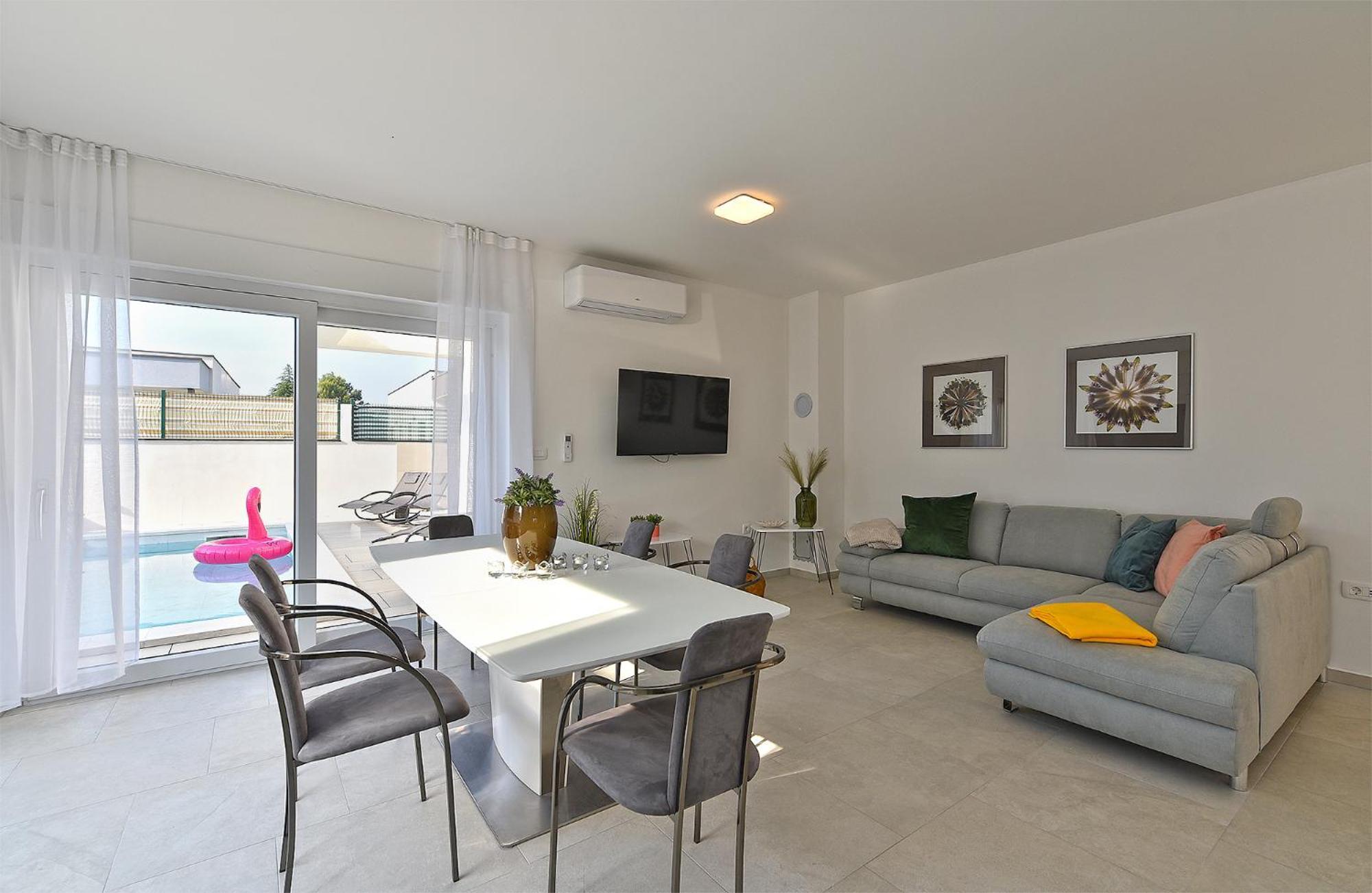 Villa Jlo1 Mit Beheizbarem Pool Peroj Exterior foto